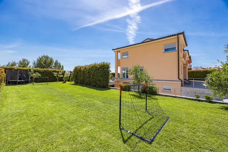 Villa Relax Pola – prato e villa