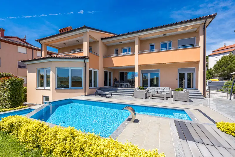 Villa Relax Pola – piscina e terrazza relax